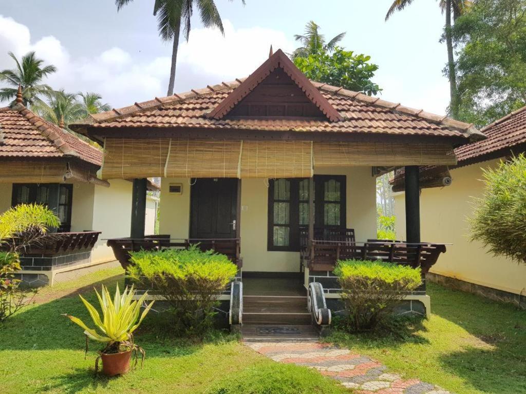 Maadathil Cottages & Beach Resort Varkala Eksteriør billede