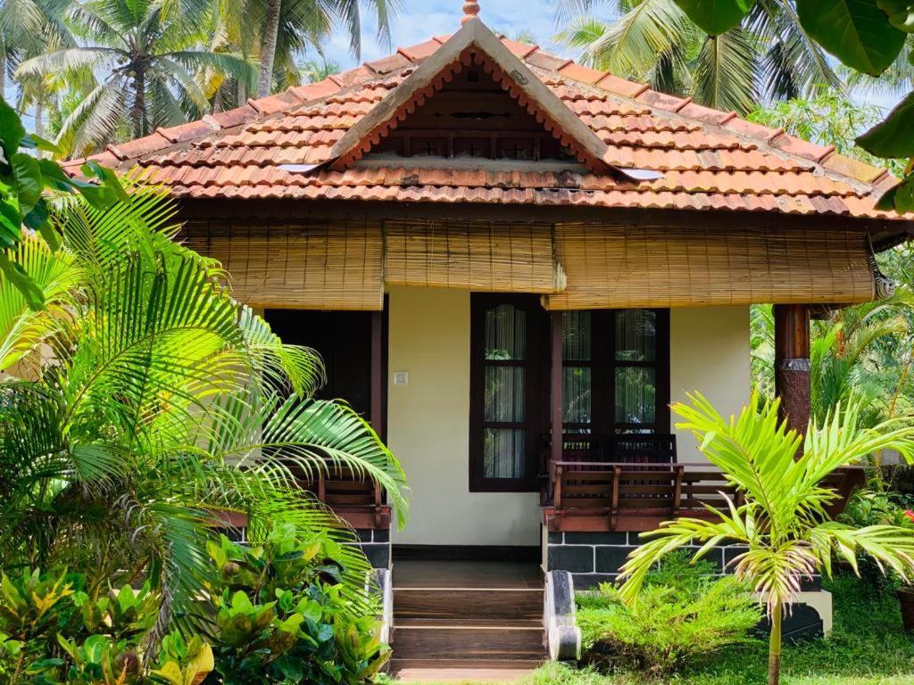 Maadathil Cottages & Beach Resort Varkala Eksteriør billede